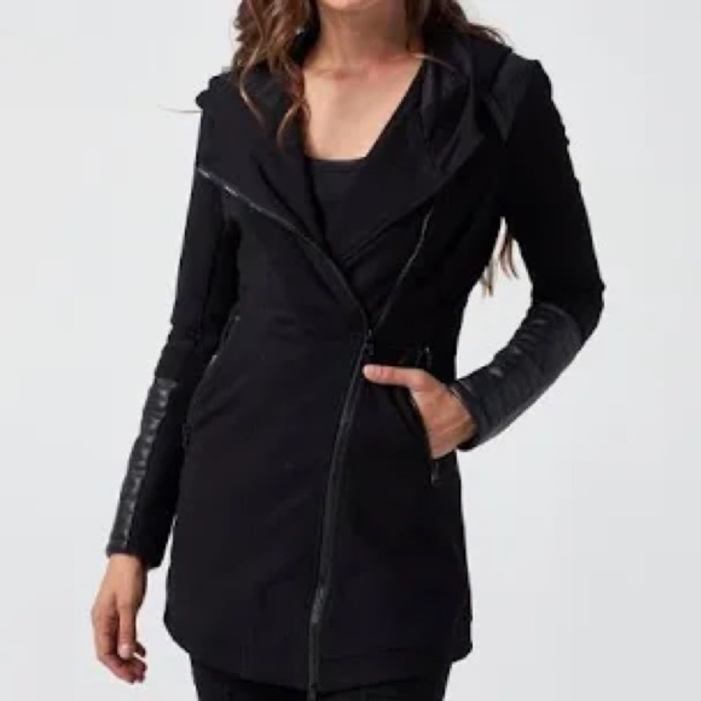 Blanc Noir Women's Black Jacket